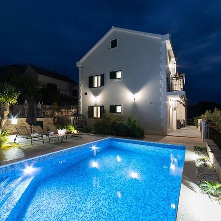 Villa Sun Garden - 4 Star Villa With Heated Swimming Pool, Quiet Bay, Bbq, 50M From The Sea Milna  Dış mekan fotoğraf