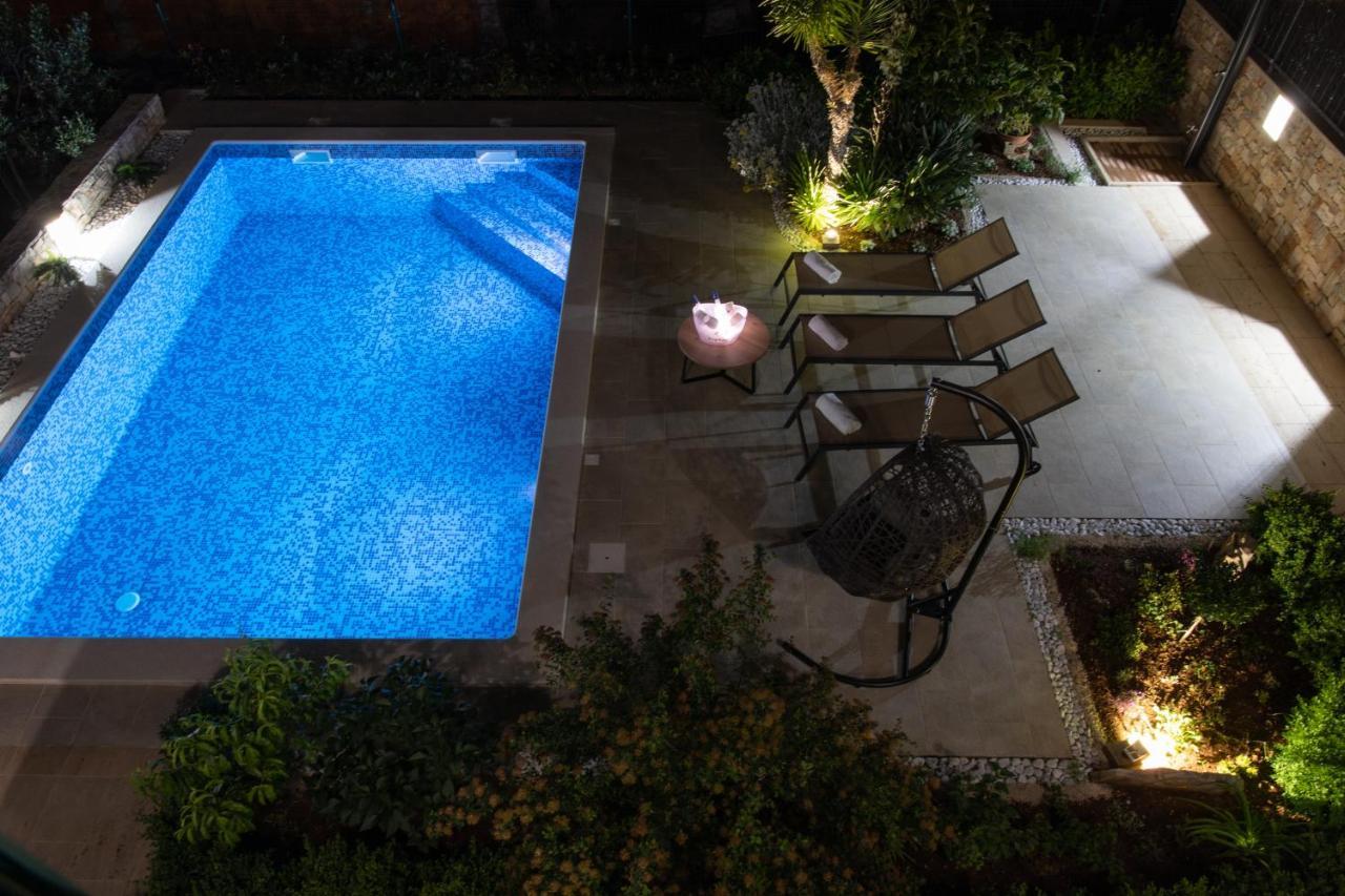 Villa Sun Garden - 4 Star Villa With Heated Swimming Pool, Quiet Bay, Bbq, 50M From The Sea Milna  Dış mekan fotoğraf